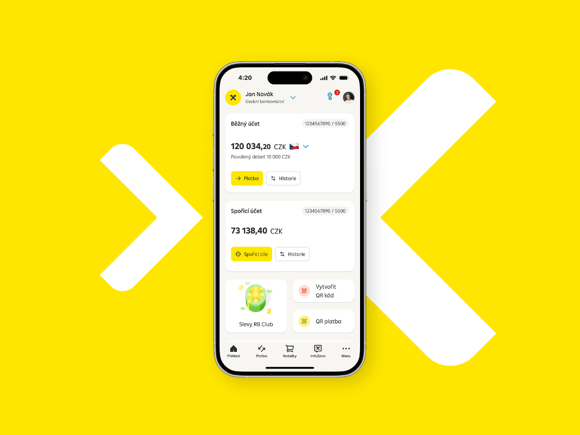 Mobil s obrazovkou mobilního bankovnictví